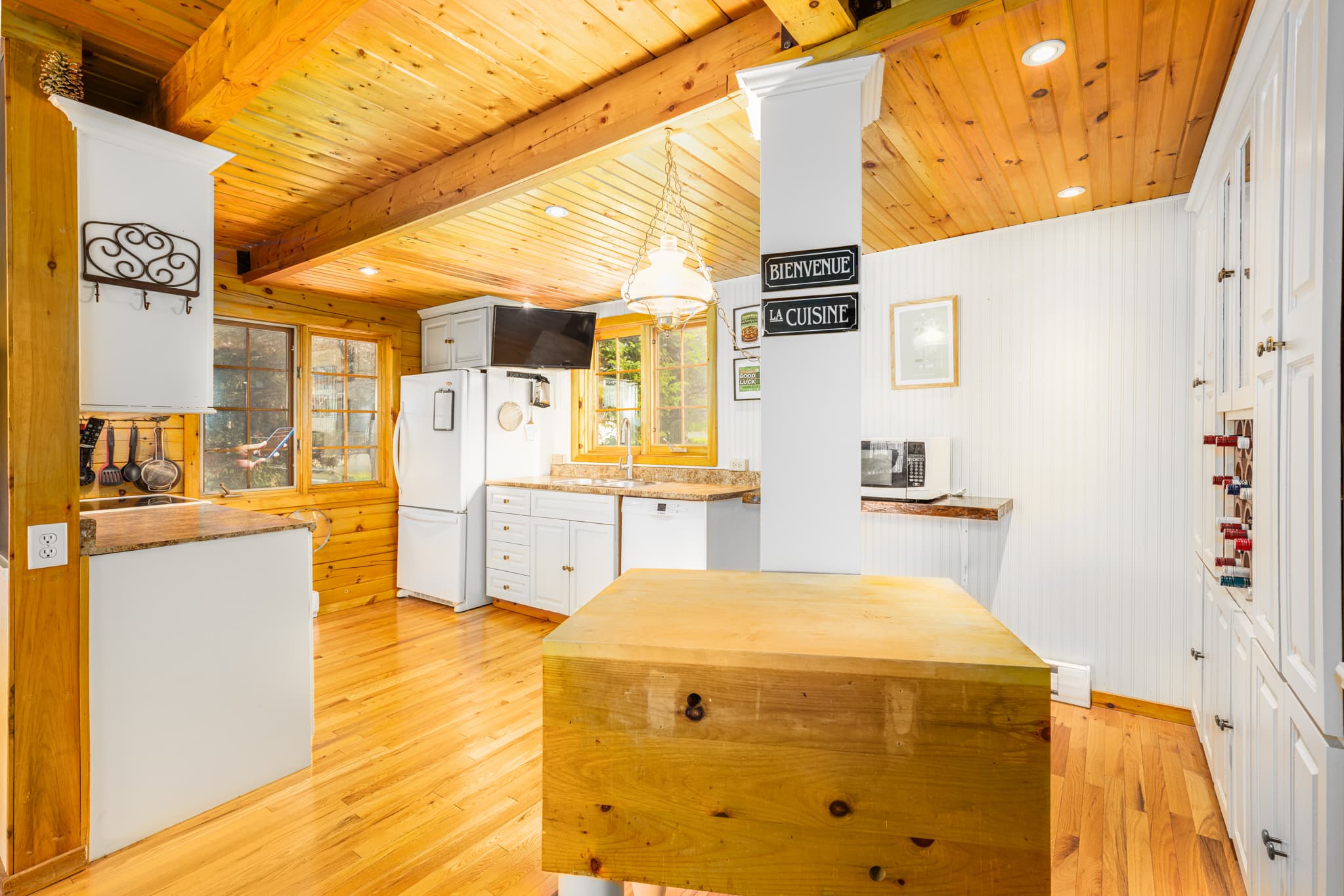 Dining area adjacent to kitchen